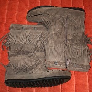 Minnetonka boots-Gray, girls